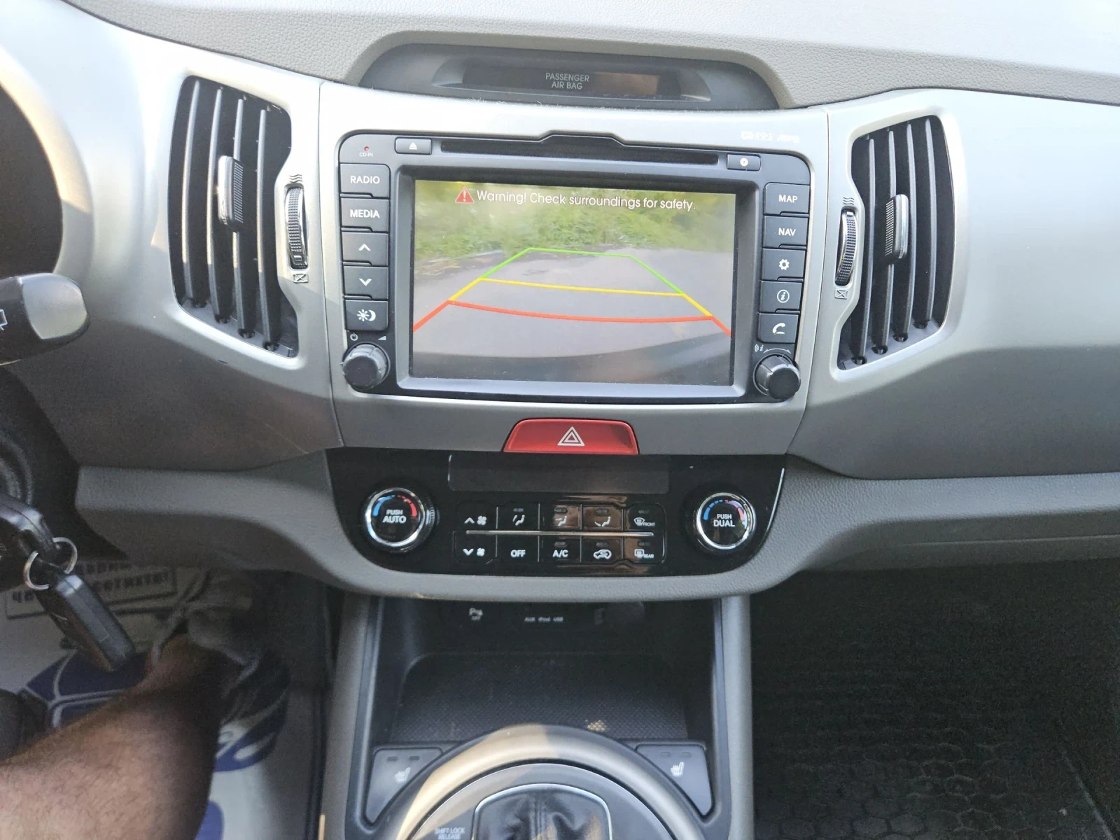 Kia Sportage 2.0crdi--4x4--automat, снимка 12 - Автомобили и джипове - 53035179