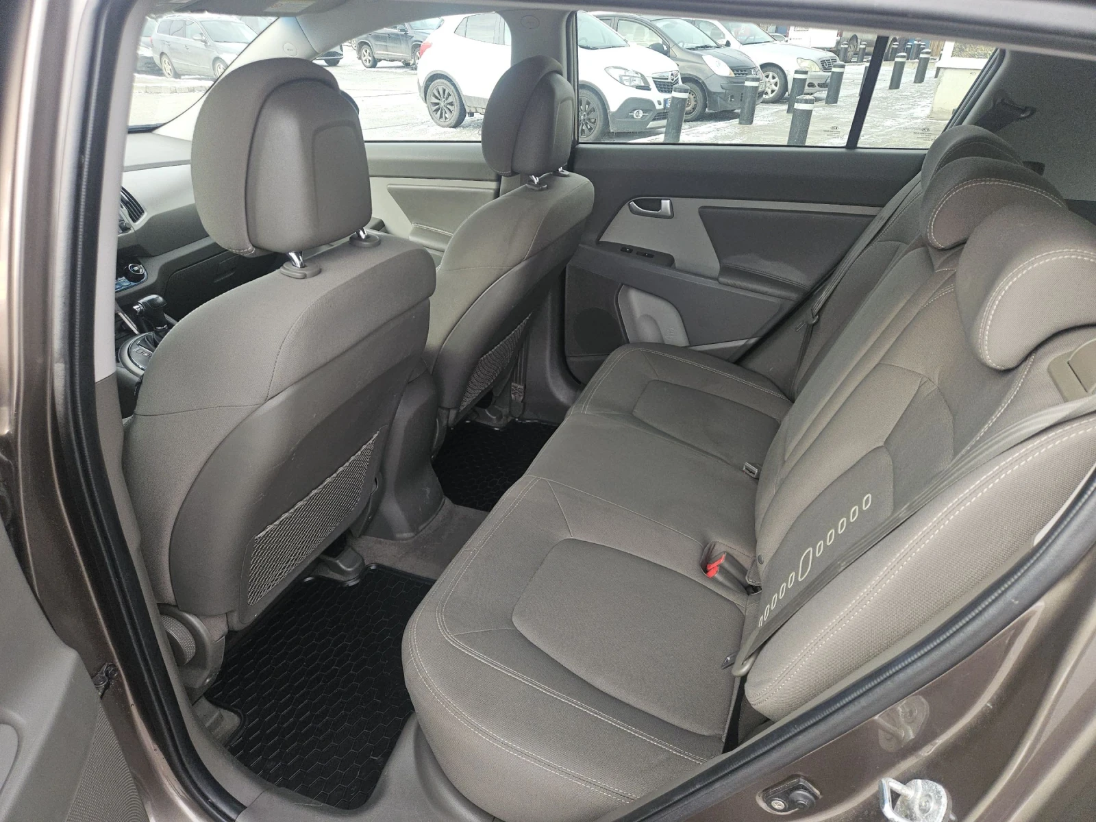 Kia Sportage 2.0crdi--4x4--automat - изображение 9