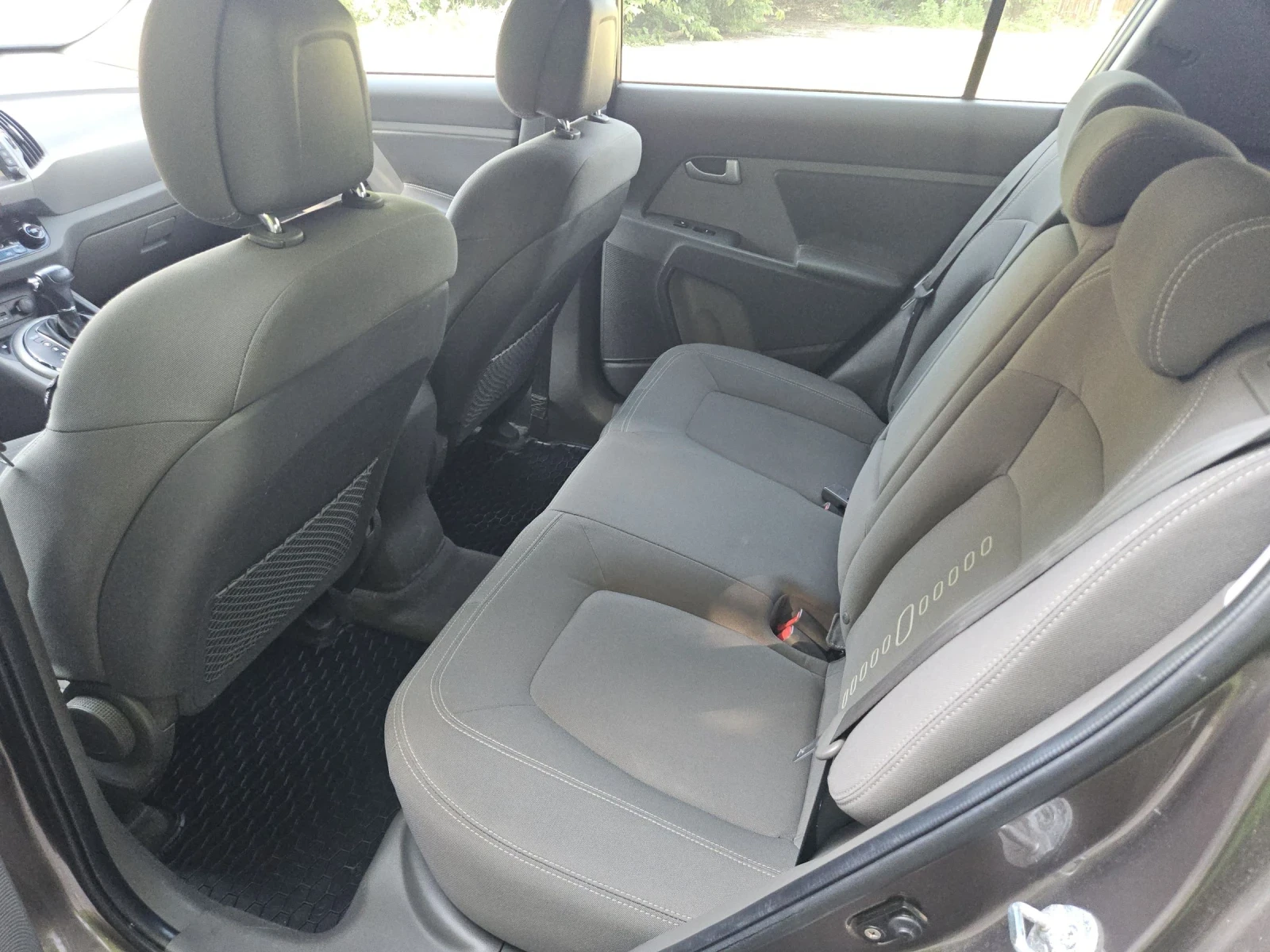 Kia Sportage 2.0crdi--4x4--automat, снимка 10 - Автомобили и джипове - 53035179