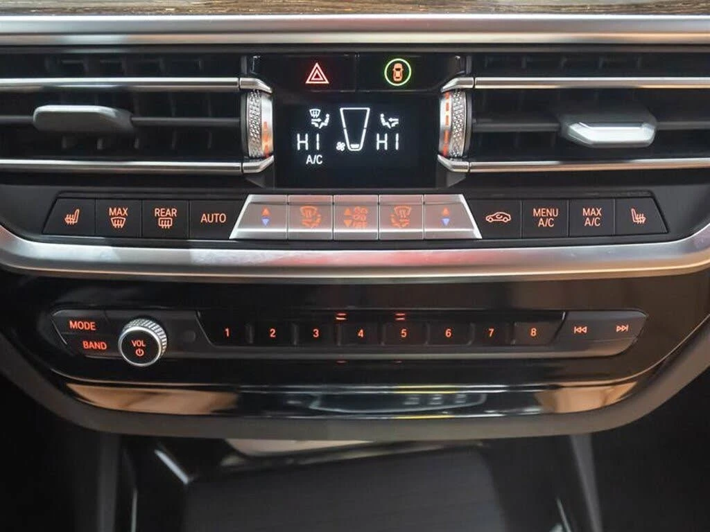 BMW X3 xDrive* АвтоКредит* (ЦЕНА ДО БГ), снимка 12 - Автомобили и джипове - 54041816