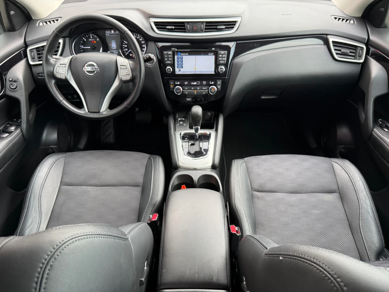 Nissan Qashqai 1.6DCi / N-TEC / FULL / AVTOMAT / 360 / NAVI / LED, снимка 8 - Автомобили и джипове - 55790146