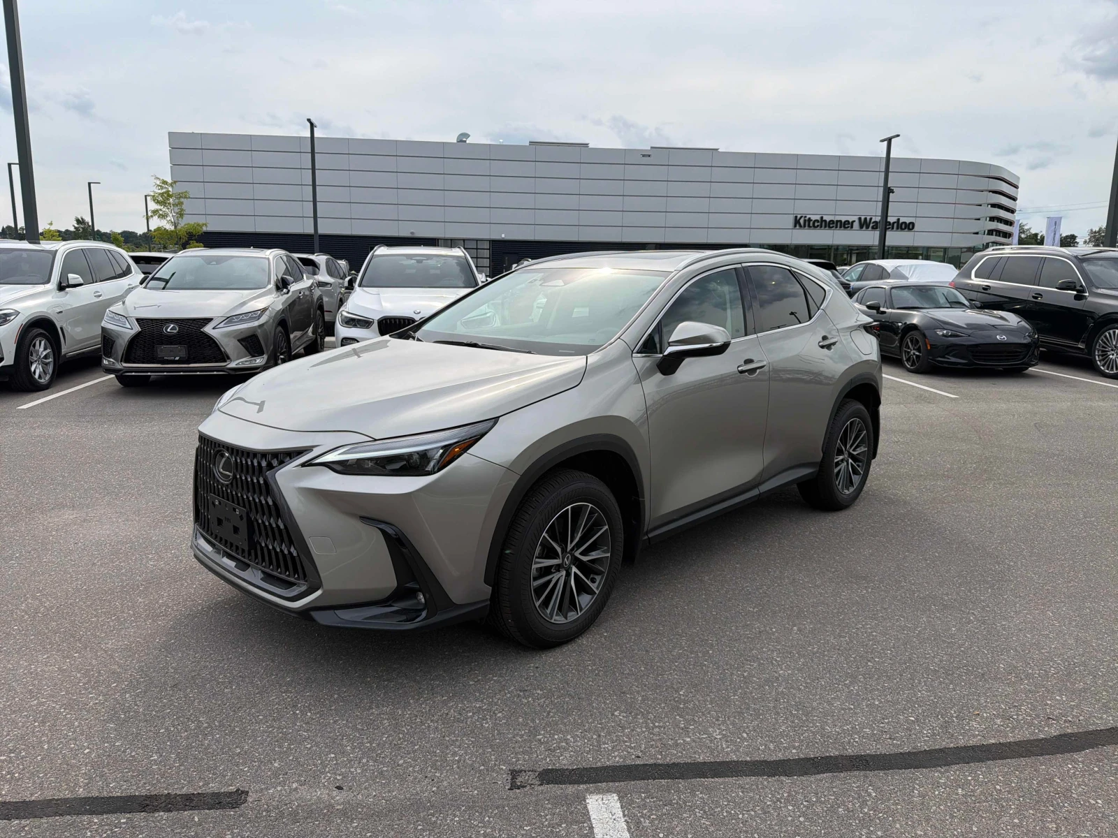 Lexus NX 350h * CARFAX * ОПЦИЯ ЗА ФИНАНСИРАНЕ