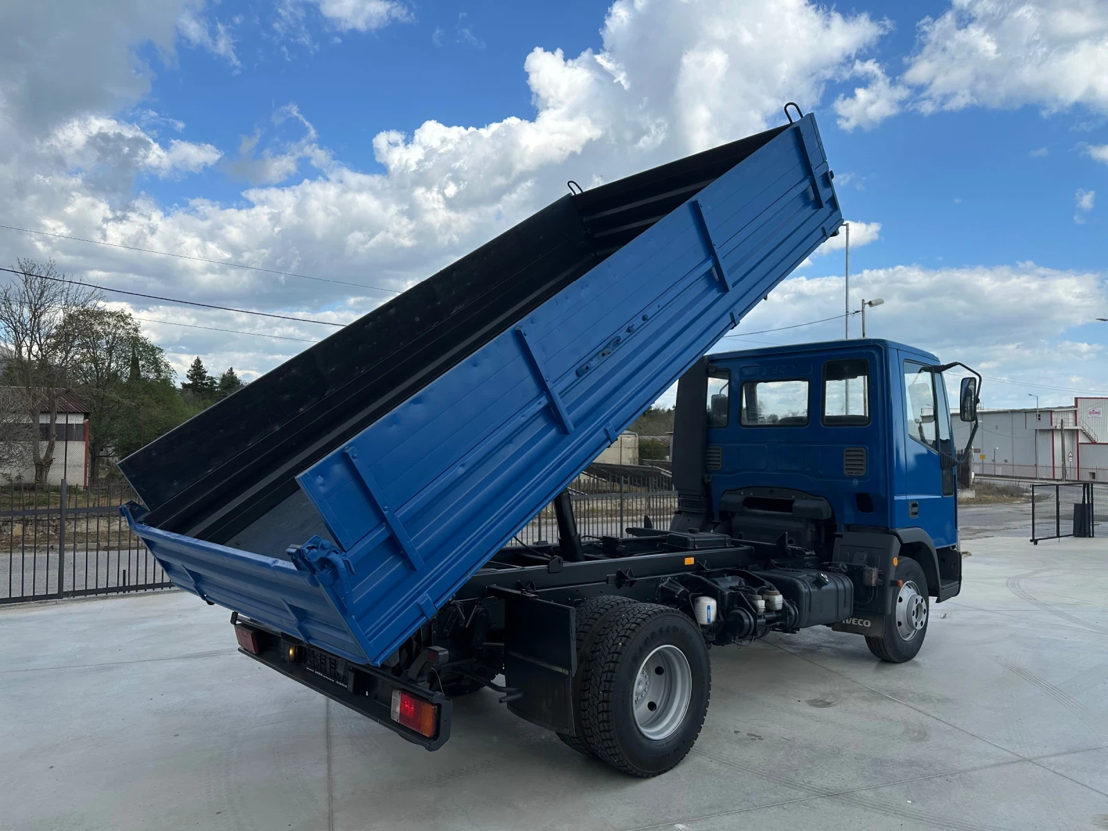 Iveco Eurocargo 80E15* Тристранен самосвал* 4.20м.* Топ състояние - изображение 4