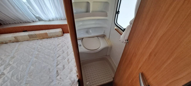 Каравана Hobby 560, снимка 10 - Каравани и кемпери - 52148597