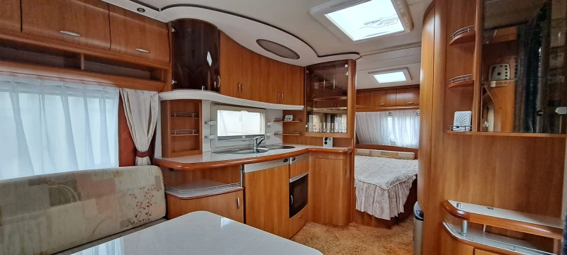 Каравана Hobby 560, снимка 8 - Каравани и кемпери - 52148597