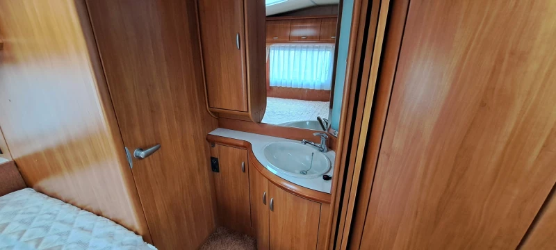 Каравана Hobby 560, снимка 6 - Каравани и кемпери - 52148597