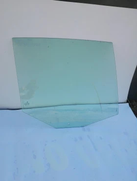 Стъкло задно дясно Фолксваген Голф 5 хечбек 07г.