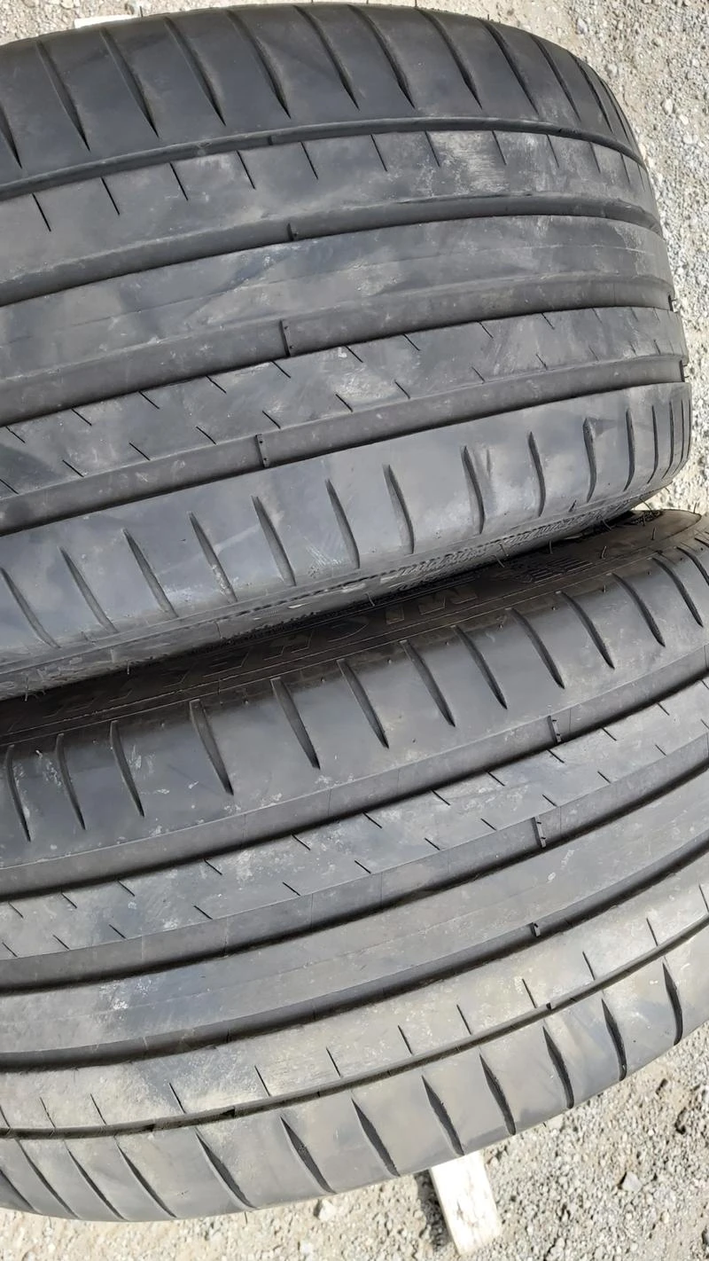 Гуми Летни 245/40R19, снимка 2 - Гуми и джанти - 29279044