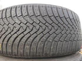 Гуми Зимни 225/40R19, снимка 1 - Гуми и джанти - 48893065