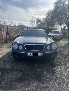 Mercedes-Benz E 220, снимка 1