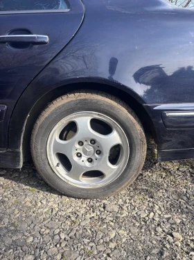 Mercedes-Benz E 220, снимка 3