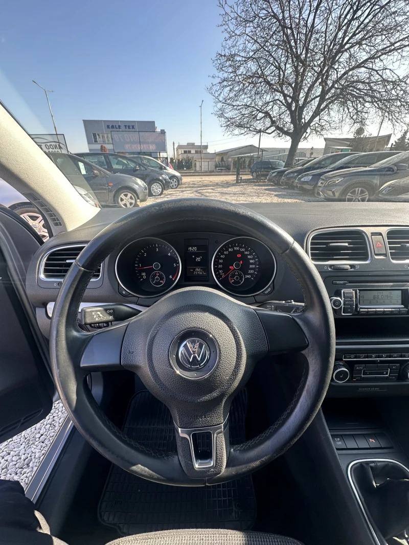 VW Golf * 1.6TDI* , снимка 12 - Автомобили и джипове - 49057678