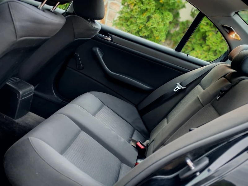 BMW 318 2.0 , снимка 12 - Автомобили и джипове - 52165700