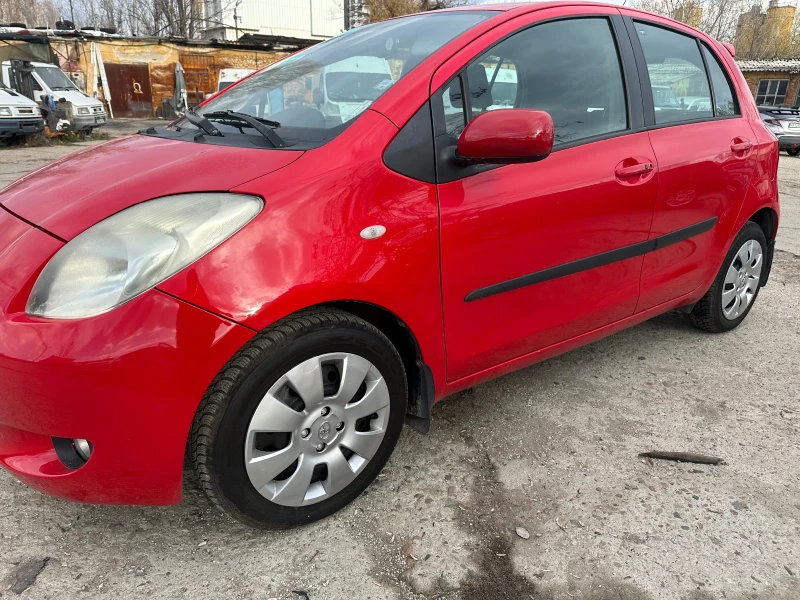 Toyota Yaris 1.3 бен Автоматик, снимка 12 - Автомобили и джипове - 52553002