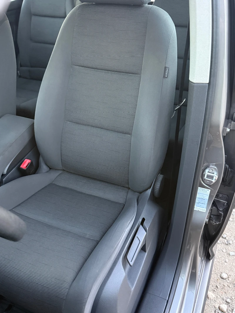 VW Touran 1.9TDI* 90к.с* 6скорости* РЕАЛНИ КИЛОМЕТРИ* , снимка 10 - Автомобили и джипове - 52617284