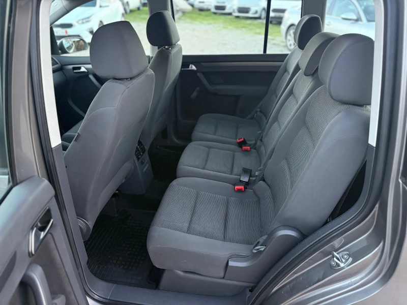 VW Touran 1.9TDI* 90к.с* 6скорости* РЕАЛНИ КИЛОМЕТРИ* , снимка 11 - Автомобили и джипове - 52617284