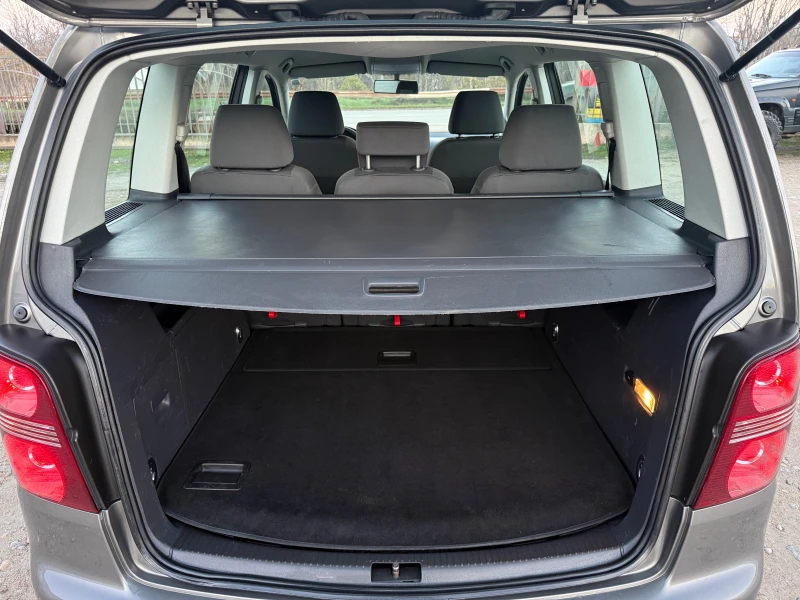 VW Touran 1.9TDI* 90к.с* 6скорости* РЕАЛНИ КИЛОМЕТРИ* , снимка 8 - Автомобили и джипове - 52617284