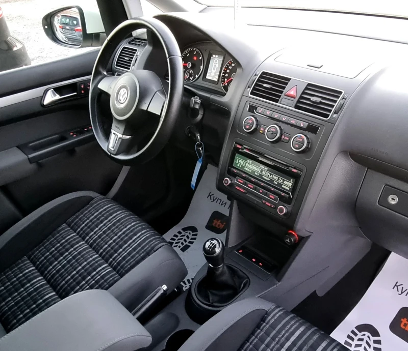 VW Touran Cross touran 1.6tdi, снимка 10 - Автомобили и джипове - 52739900