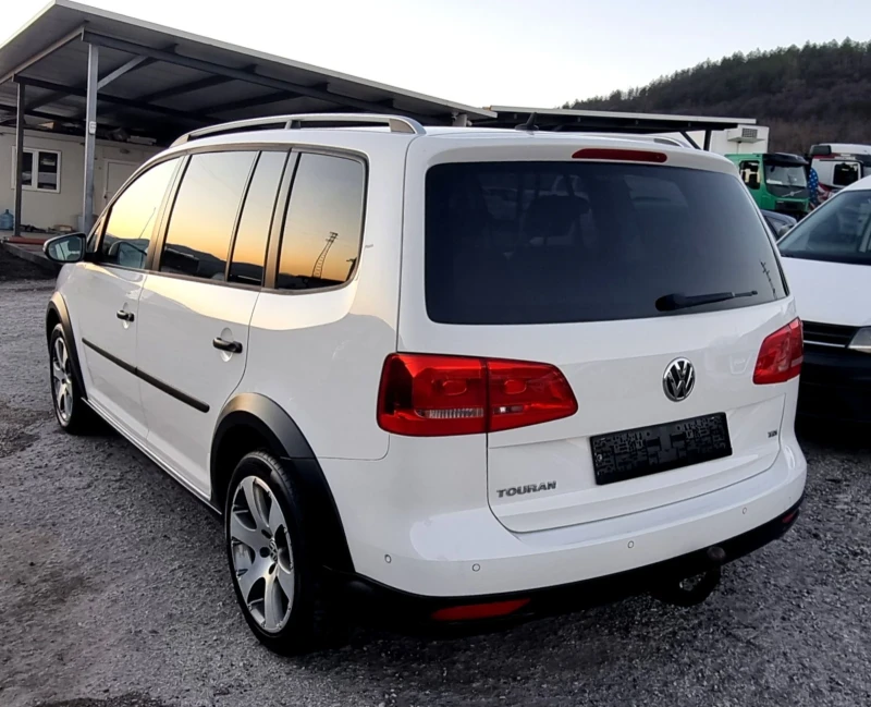 VW Touran Cross touran 1.6tdi, снимка 6 - Автомобили и джипове - 52739900