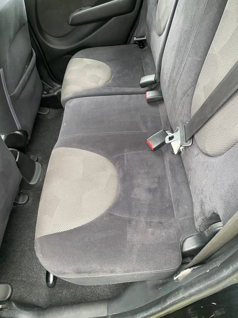 Honda Jazz 1, 4 Автоматик 8 бр гуми с джанти Швейцария!!!, снимка 13 - Автомобили и джипове - 52875377