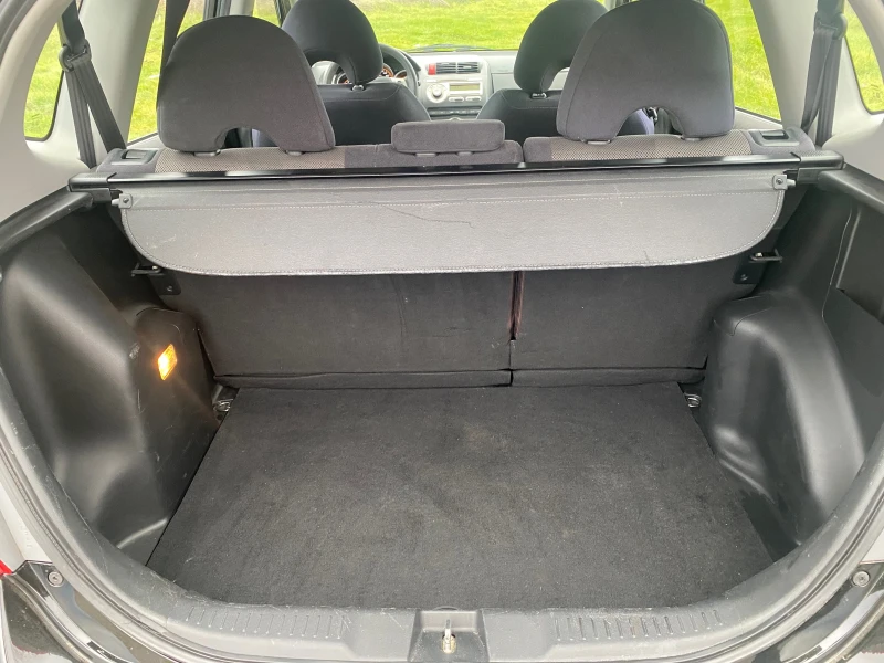 Honda Jazz 1, 4 Автоматик 8 бр гуми с джанти Швейцария!!!, снимка 12 - Автомобили и джипове - 52875377