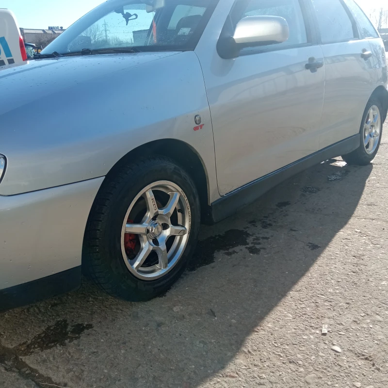 Seat Ibiza 1.4, снимка 5 - Автомобили и джипове - 53156813