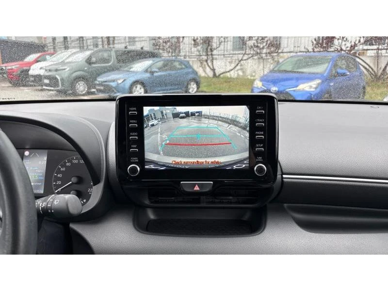 Toyota Yaris 1.5P CVT FANCY, снимка 15 - Автомобили и джипове - 54075465