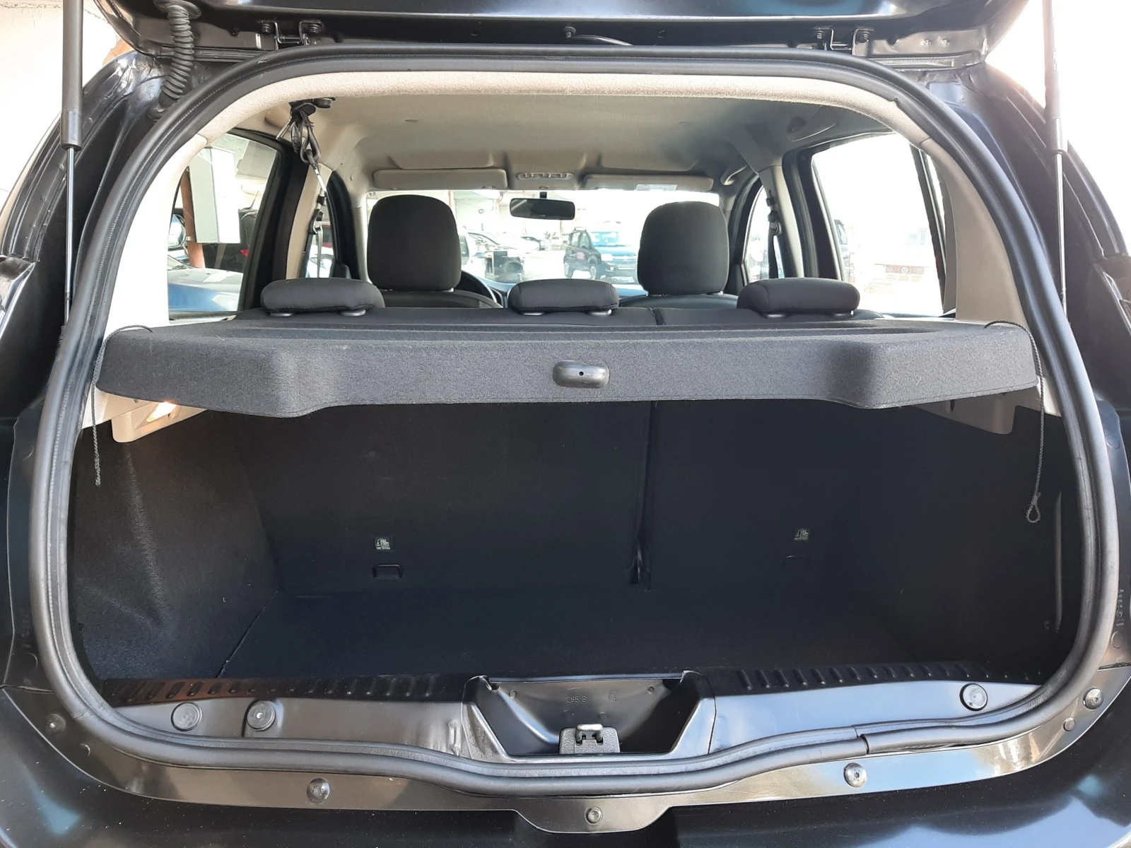 Dacia Sandero 1.5-75-NAVI-EURO-5B-LAUREATE ! ! !  | Mobile.bg — изображение 16