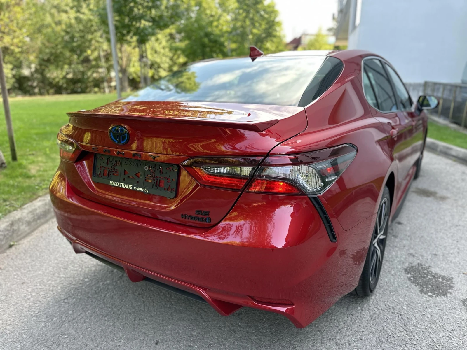 Toyota Camry 2.5i / HYBRID - изображение 7