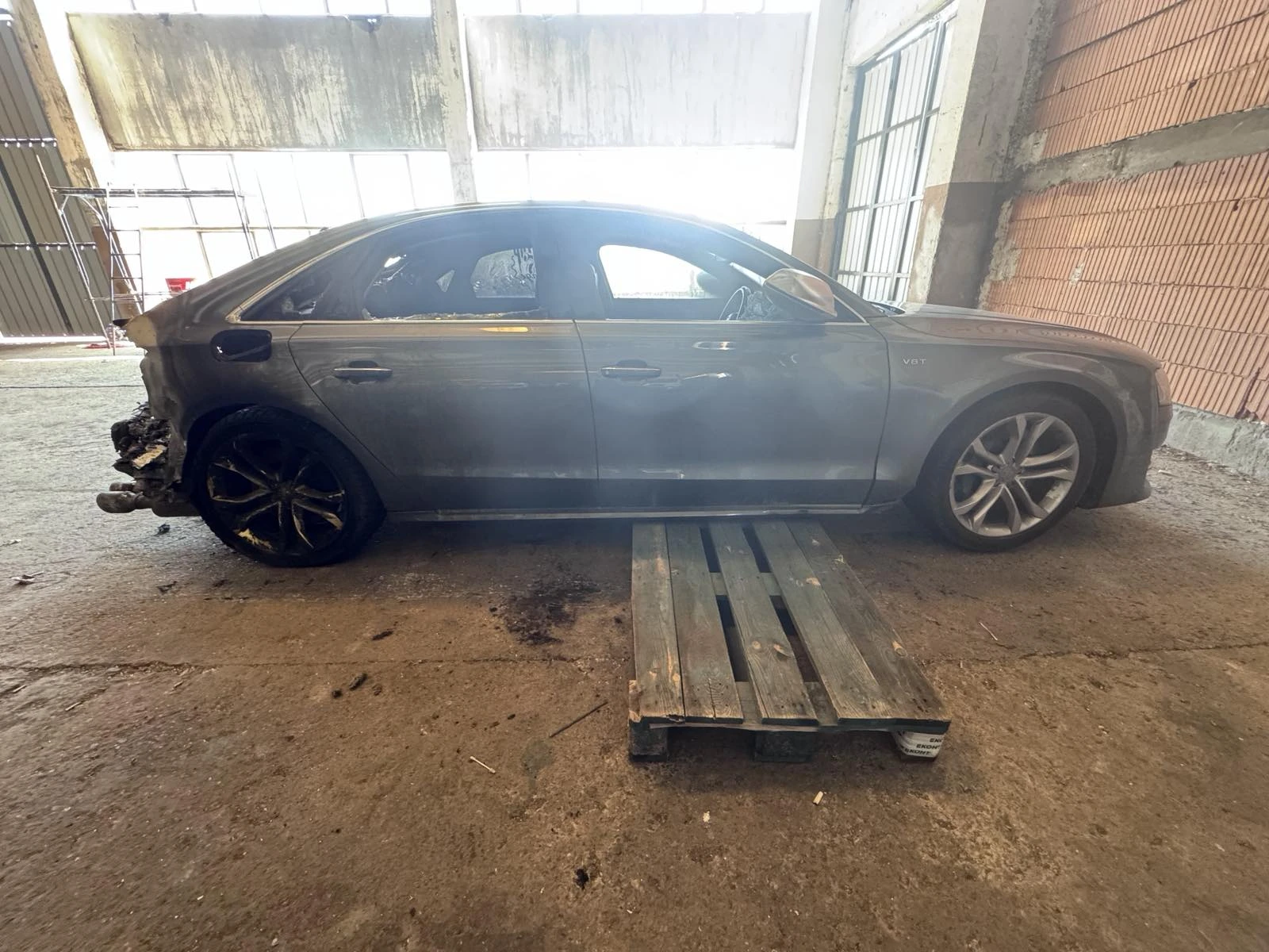 Audi S8  - изображение 6