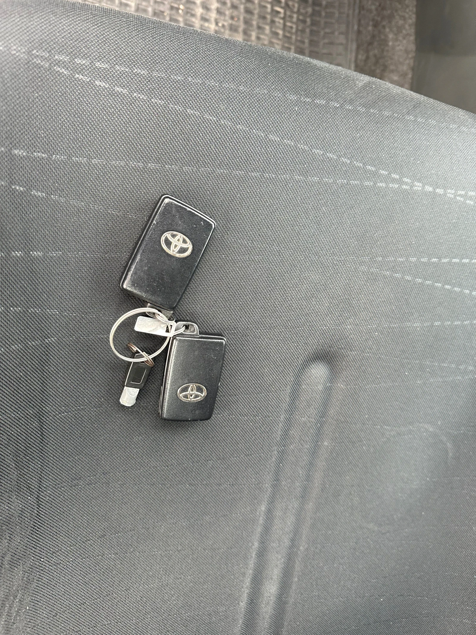 Toyota Yaris 1.3 бен Автоматик - изображение 10