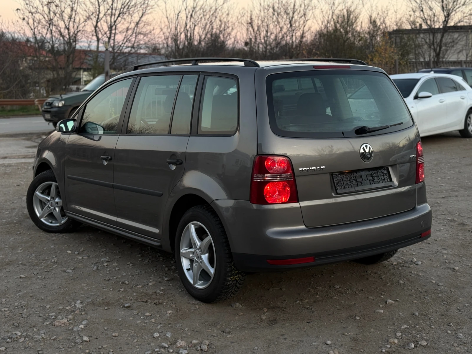 VW Touran 1.9TDI* 90к.с* 6скорости* РЕАЛНИ КИЛОМЕТРИ*  - изображение 4