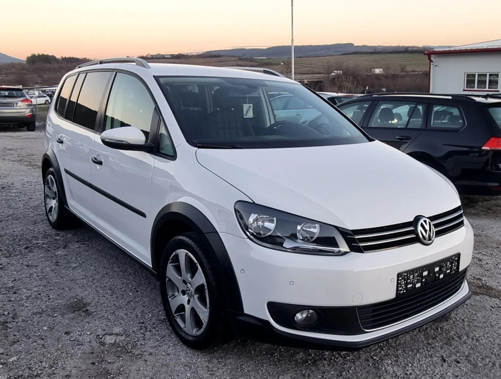 VW Touran Cross touran 1.6tdi | Mobile.bg   1