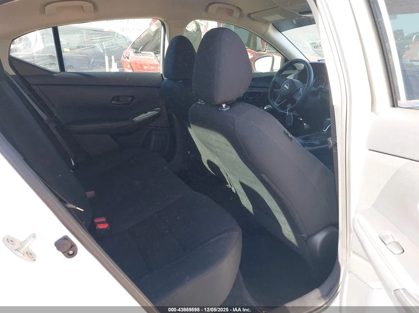 Nissan Sentra 2l S, снимка 8 - Автомобили и джипове - 54015265