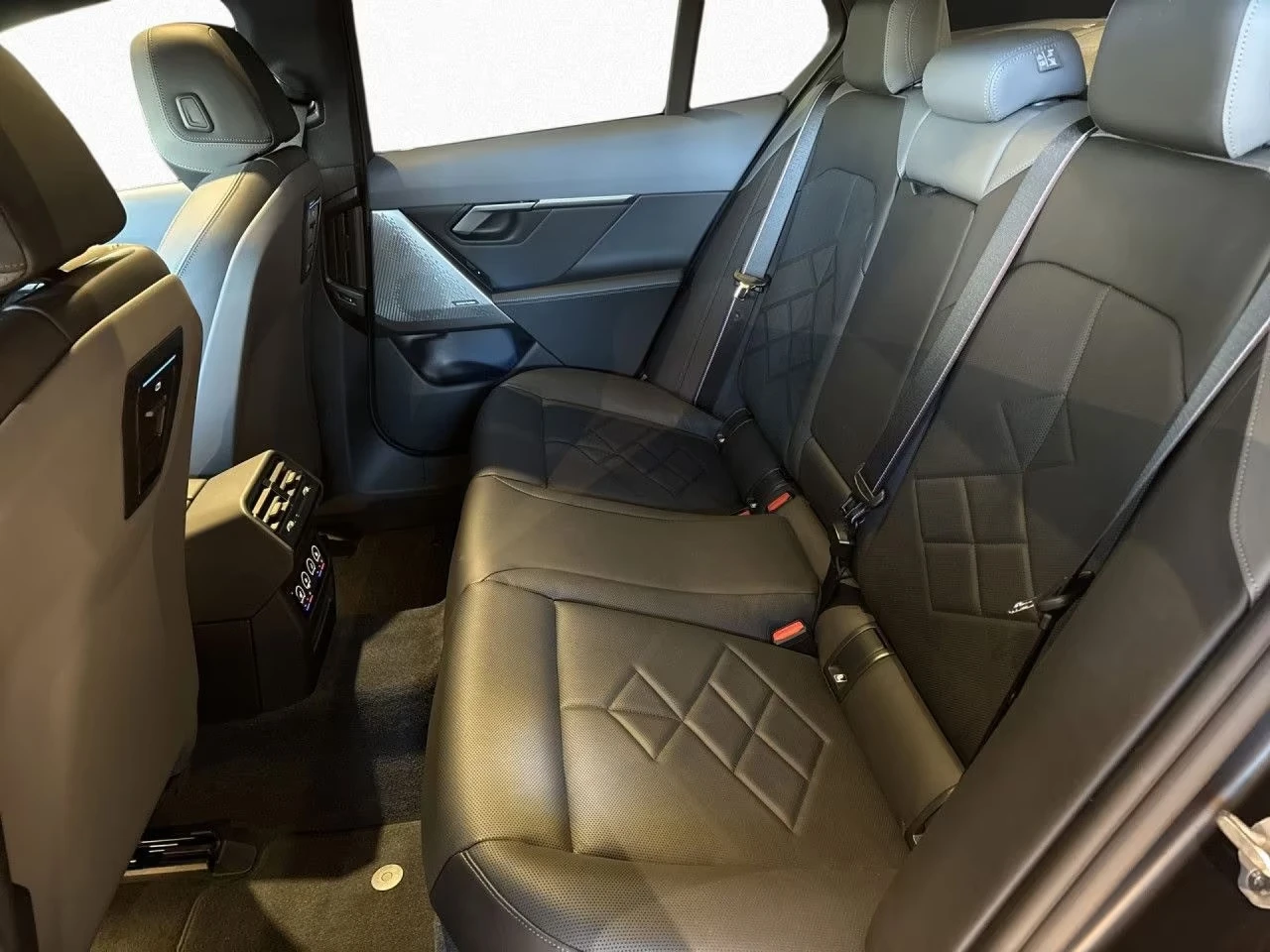 BMW i5 M60 XDRIVE PRO H/K MATT HEAD UP 360-CAM | Mobile.bg � ����������� 12