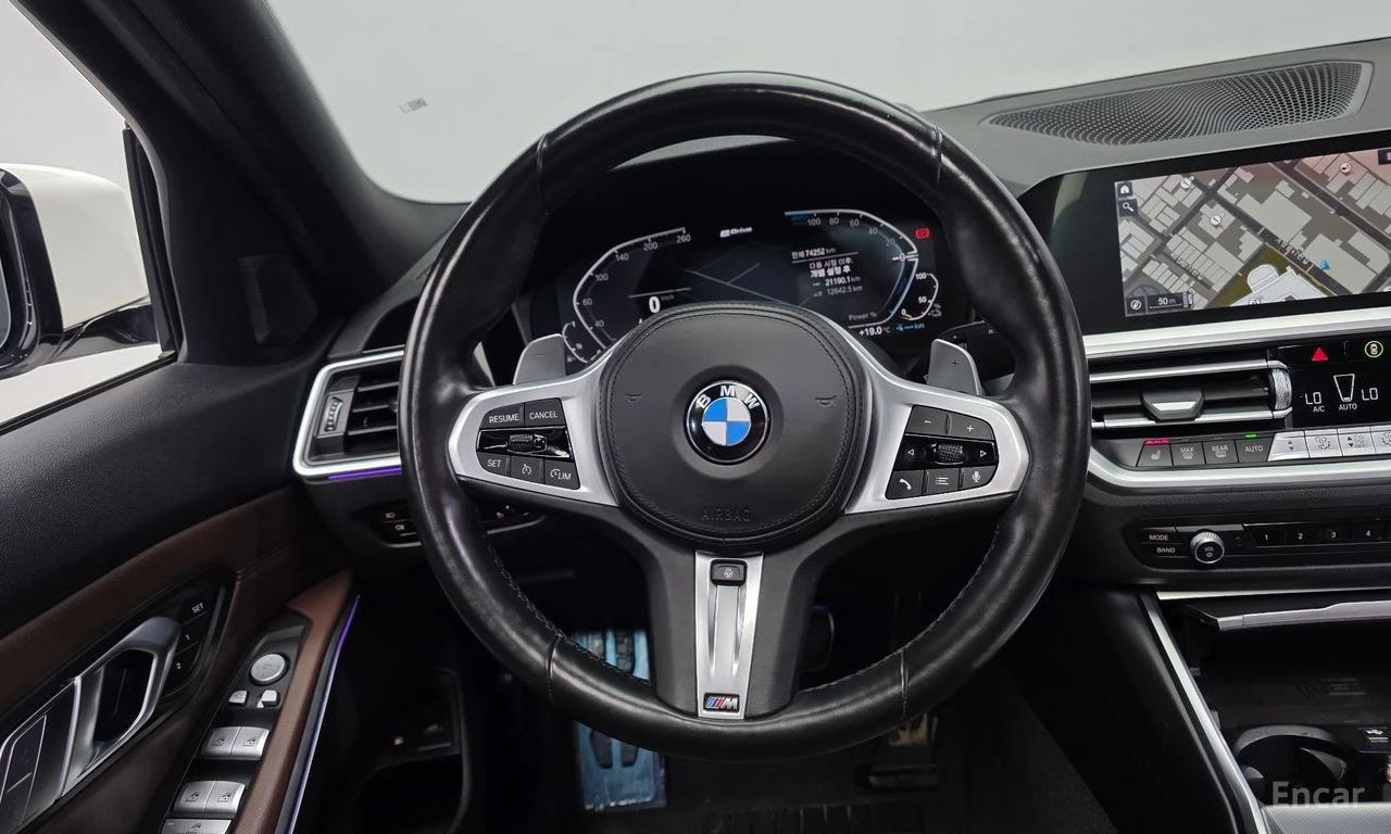 BMW 330 HYBRID* M* SPORT* ПОДГРЕВ* 360КАМЕРА* LANE* ASSIST, снимка 7 - Автомобили и джипове - 54932757