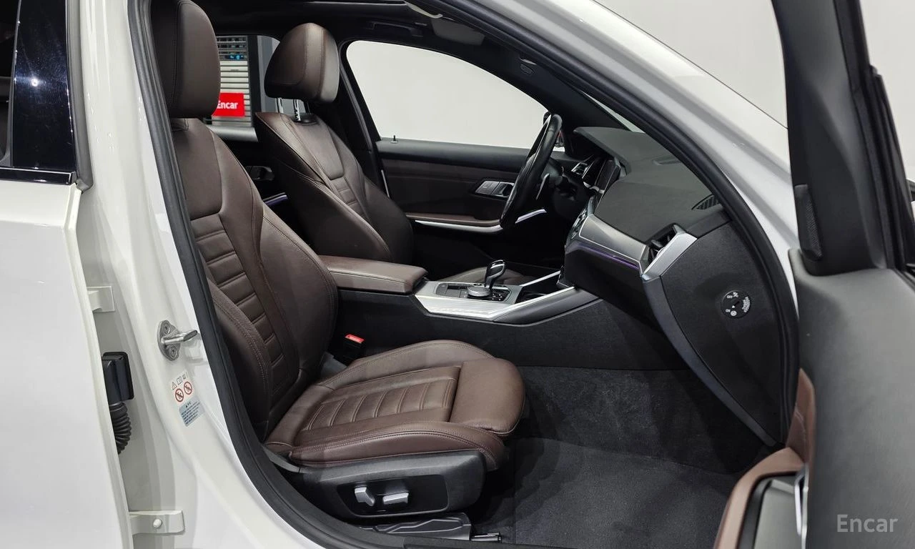 BMW 330 HYBRID* M* SPORT* ПОДГРЕВ* 360КАМЕРА* LANE* ASSIST, снимка 13 - Автомобили и джипове - 54932757