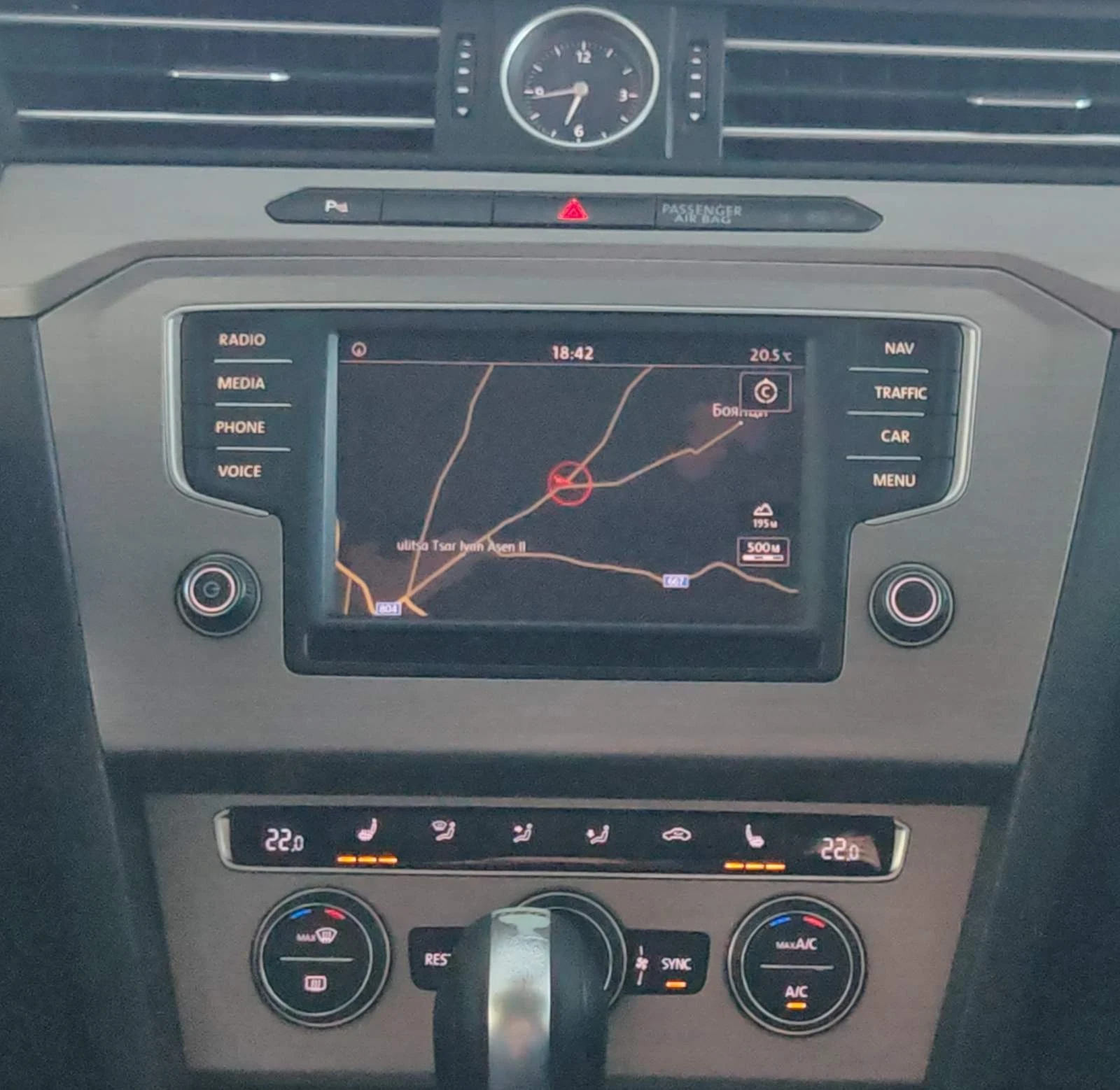 VW Passat 2.0TDI B8 Keyless* Navi* Bluetooth* Isofix* , снимка 7 - Автомобили и джипове - 55581798