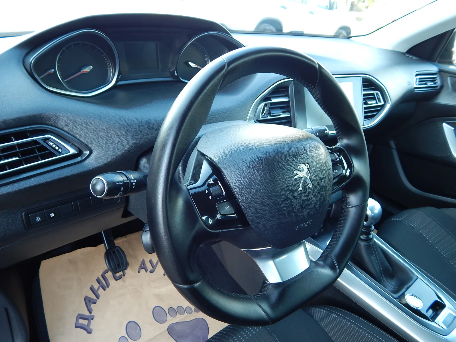 Peugeot 308 1.6HDI* , снимка 12 - Автомобили и джипове - 56131808