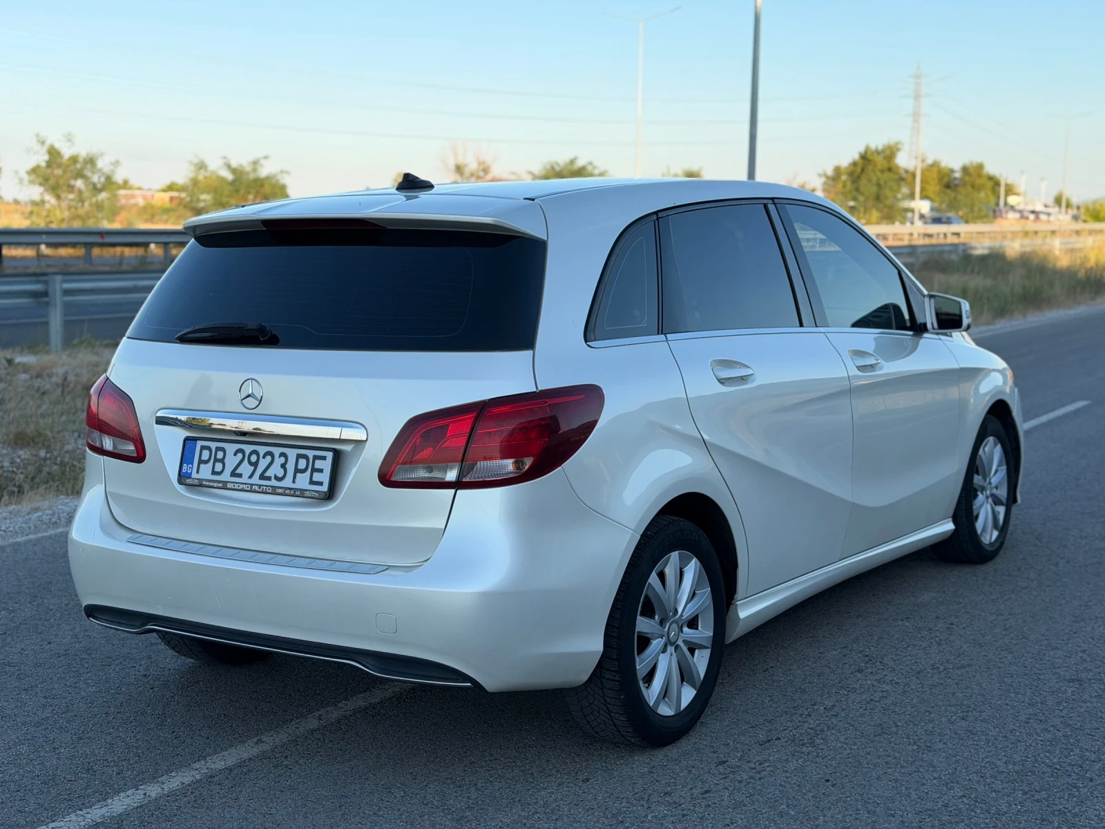 Mercedes-Benz B 180, снимка 5 - Автомобили и джипове - 56132304