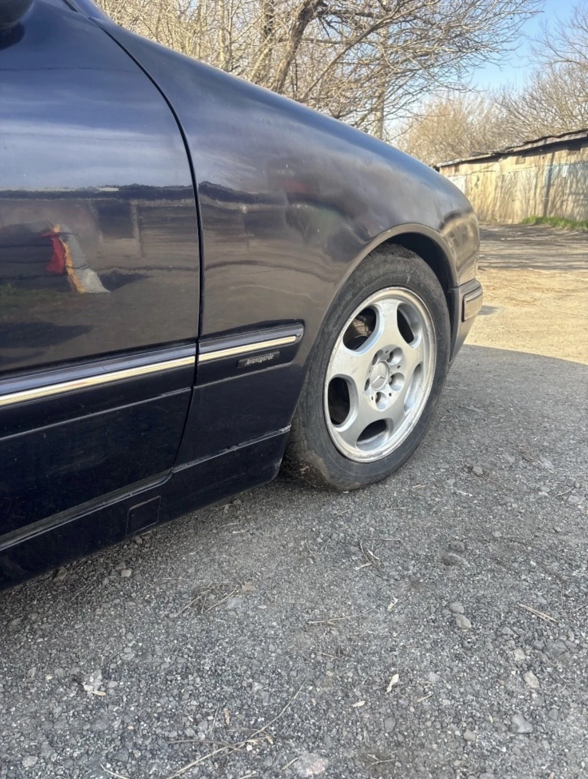Mercedes-Benz E 220, снимка 5 - Автомобили и джипове - 56182508