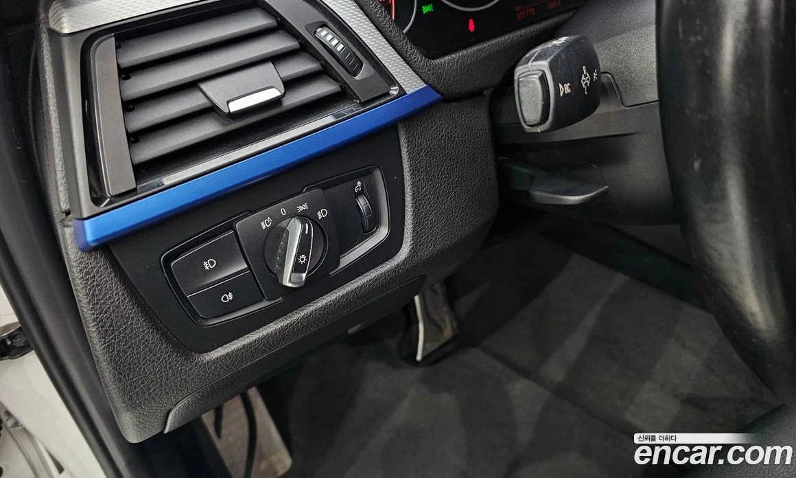 BMW 320 320d M Performence Edition, снимка 17 - Автомобили и джипове - 56418666