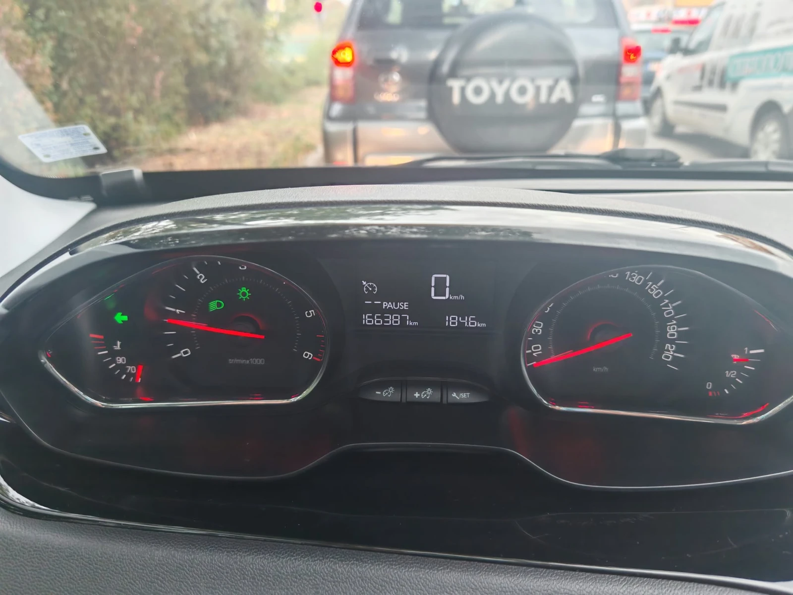 Peugeot 208, снимка 12 - Автомобили и джипове - 56679789