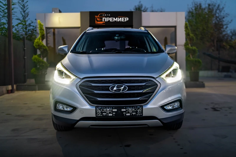 Hyundai Tucson 2.0CRDI-ГАРАНЦИЯ-PREMIUM - FULL-РЕАЛНИ КИЛОМЕТРИ!, снимка 2 - Автомобили и джипове - 47764204