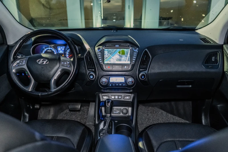 Hyundai Tucson 2.0CRDI-ГАРАНЦИЯ-PREMIUM - FULL-РЕАЛНИ КИЛОМЕТРИ!, снимка 11 - Автомобили и джипове - 47764204