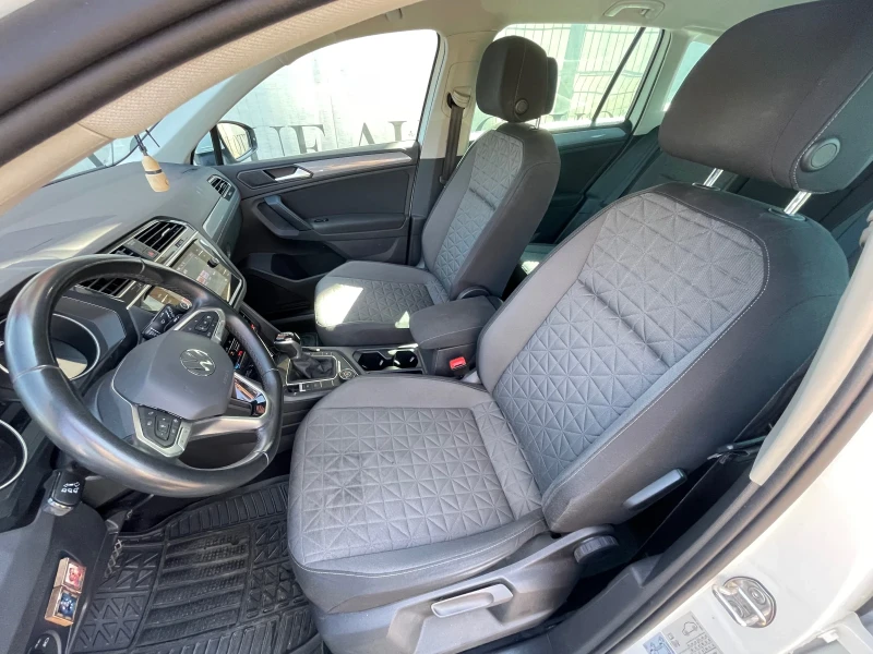 VW Tiguan 2.0TDI* 4MOTION* 92 000KM* FACELIFT, снимка 12 - Автомобили и джипове - 51358211