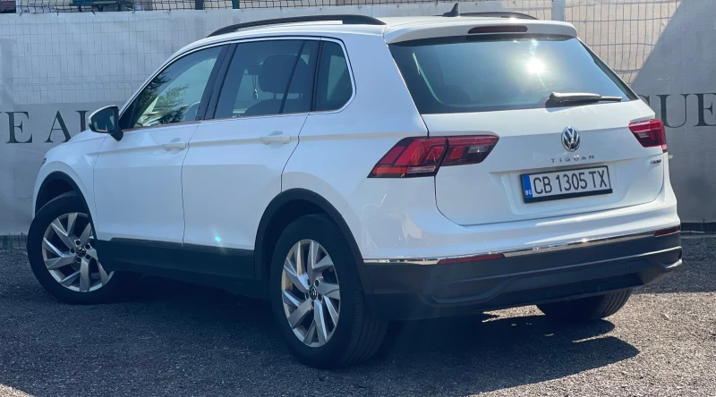 VW Tiguan 2.0TDI* 4MOTION* 92 000KM* FACELIFT, снимка 2 - Автомобили и джипове - 51358211