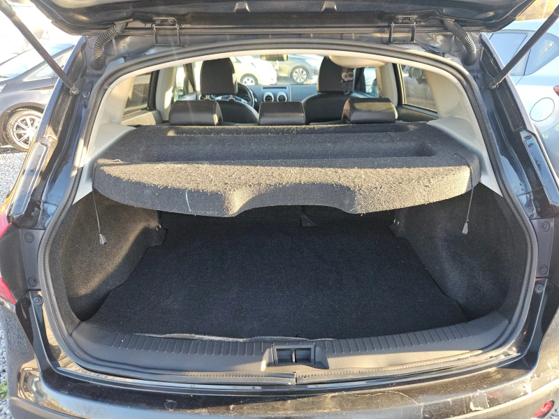 Nissan Qashqai 2.0i 4x4, снимка 16 - Автомобили и джипове - 52423765