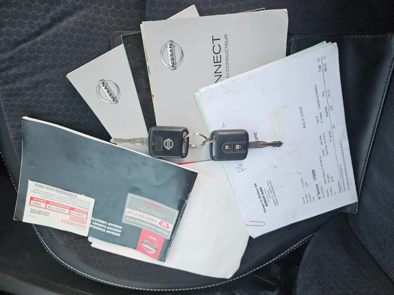 Nissan Qashqai 2.0i 4x4, снимка 10 - Автомобили и джипове - 52423765