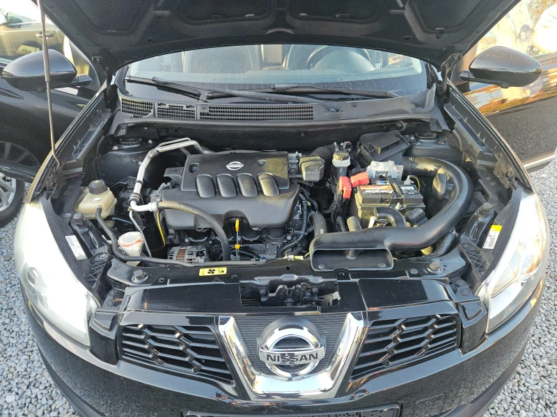 Nissan Qashqai 2.0i 4x4, снимка 12 - Автомобили и джипове - 52423765